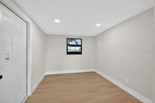 6107 COLE DRIVE, Tampa, FL 33634