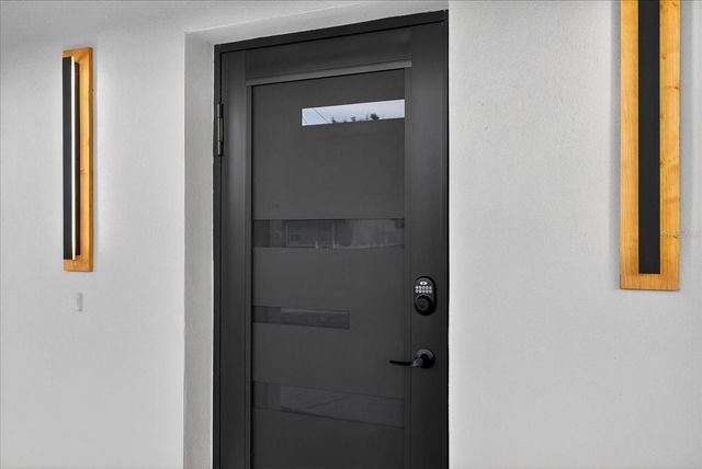 6107 COLE DRIVE, Tampa, FL 33634