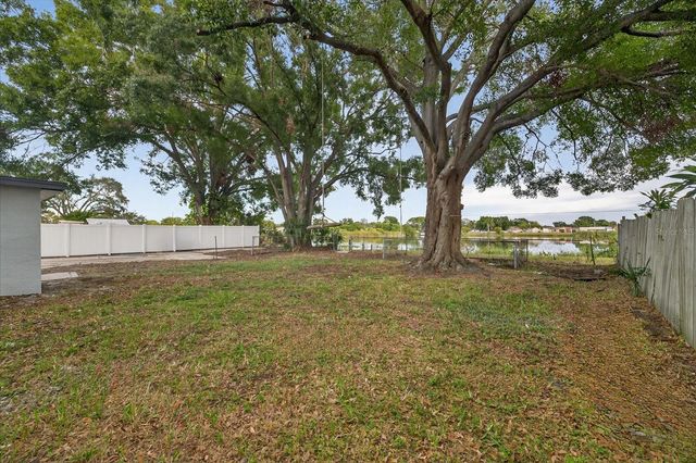 6107 COLE DRIVE, Tampa, FL 33634