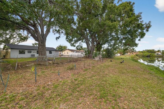 6107 COLE DRIVE, Tampa, FL 33634