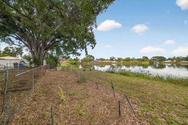 6107 COLE DRIVE, Tampa, FL 33634