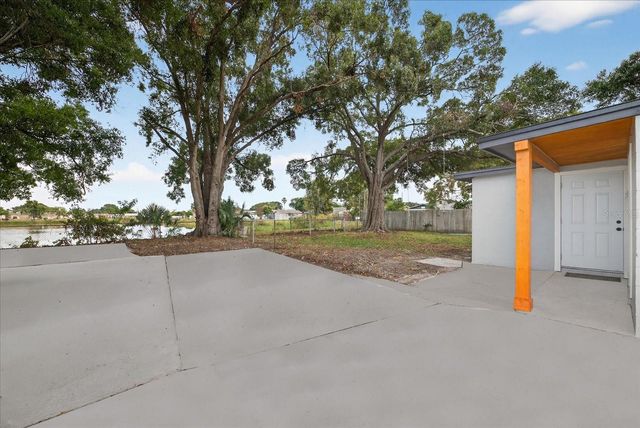 6107 COLE DRIVE, Tampa, FL 33634