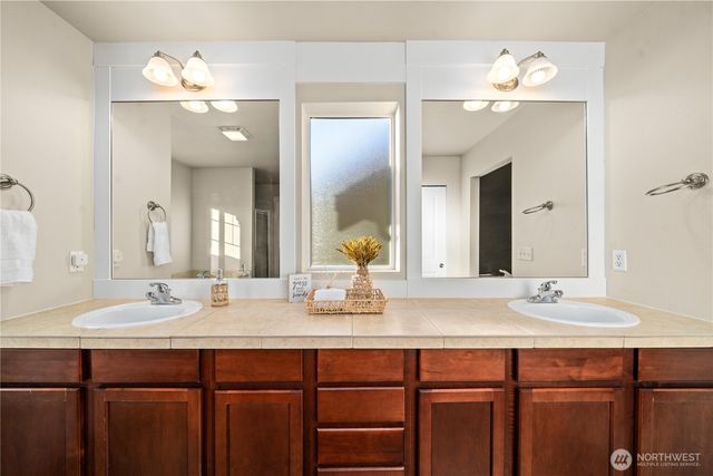 1167 32nd Place NE, Auburn, WA 98002