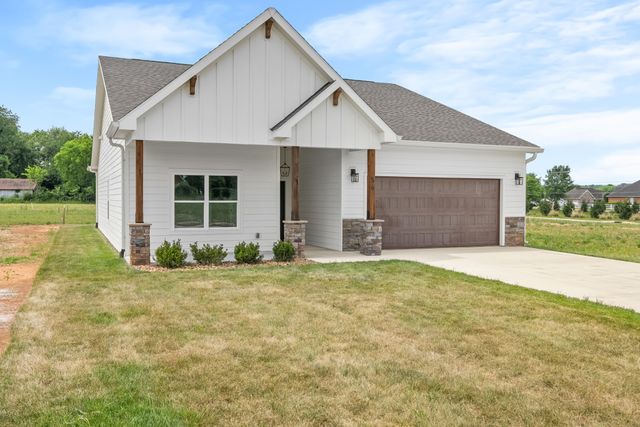 56 Deer Valley Cir, Winchester, TN 37398