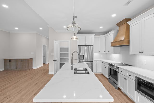 56 Deer Valley Cir, Winchester, TN 37398