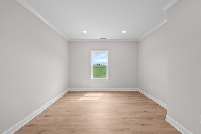56 Deer Valley Cir, Winchester, TN 37398
