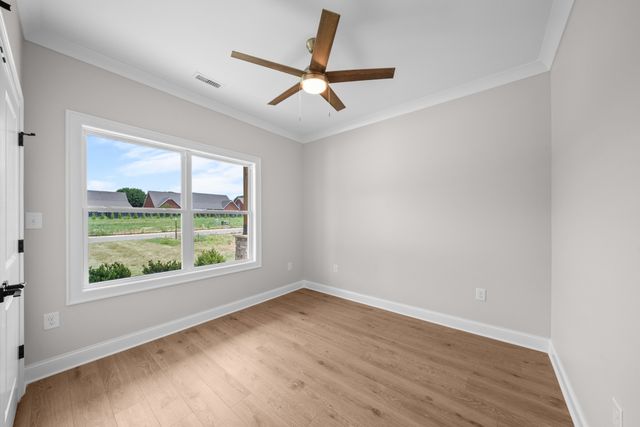 56 Deer Valley Cir, Winchester, TN 37398