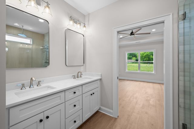 56 Deer Valley Cir, Winchester, TN 37398