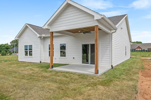 56 Deer Valley Cir, Winchester, TN 37398