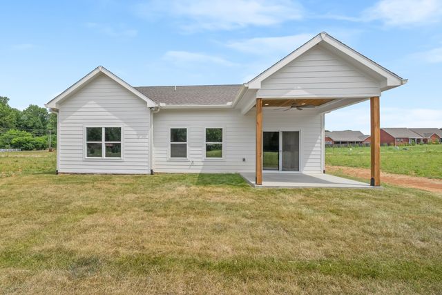 56 Deer Valley Cir, Winchester, TN 37398
