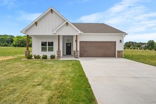 56 Deer Valley Cir, Winchester, TN 37398