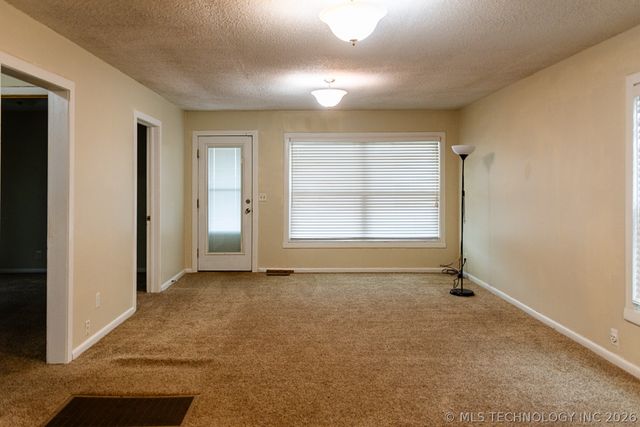 28360 Arbeka Road, Henryetta, OK 74437
