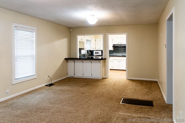 28360 Arbeka Road, Henryetta, OK 74437