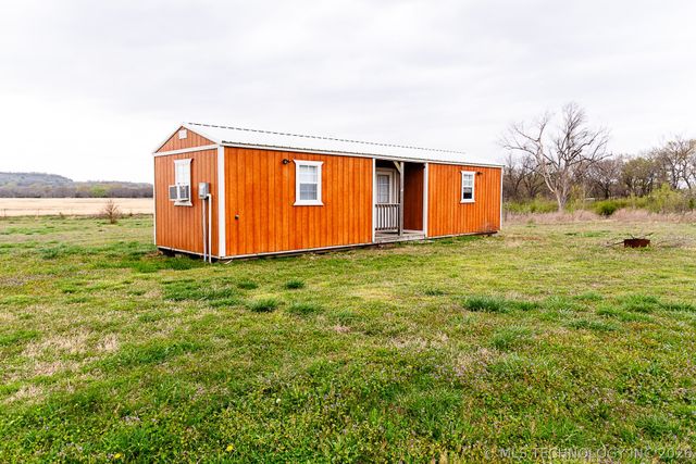 28360 Arbeka Road, Henryetta, OK 74437