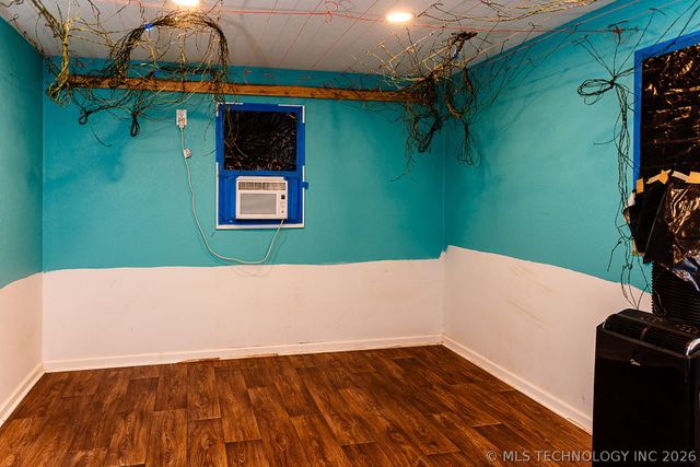 28360 Arbeka Road, Henryetta, OK 74437