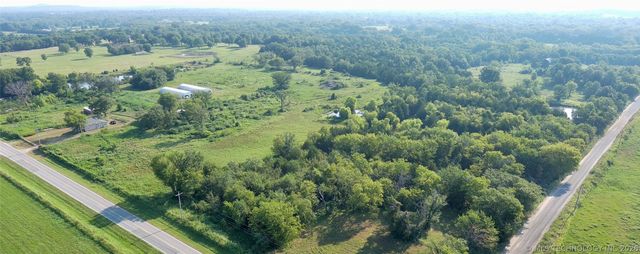 28360 Arbeka Road, Henryetta, OK 74437