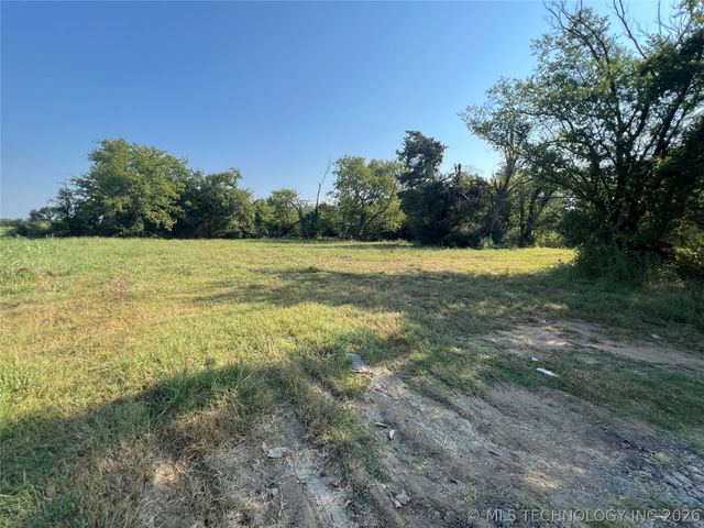 28360 Arbeka Road, Henryetta, OK 74437