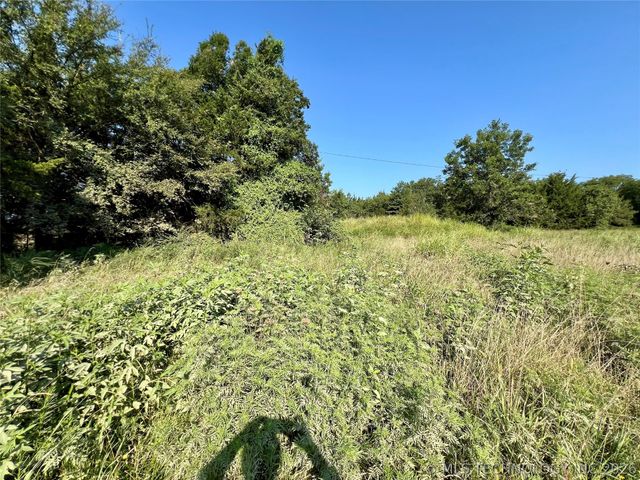 28360 Arbeka Road, Henryetta, OK 74437