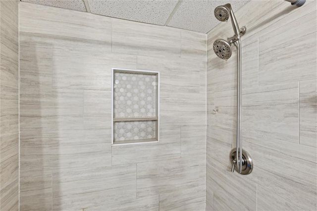 903 Silver Lake Circle, Raymore, MO 64083