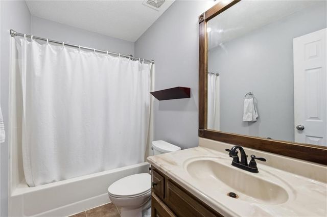 903 Silver Lake Circle, Raymore, MO 64083