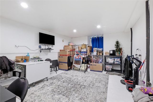 903 Silver Lake Circle, Raymore, MO 64083