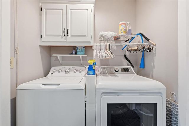 903 Silver Lake Circle, Raymore, MO 64083