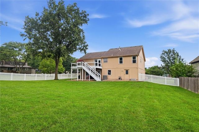 903 Silver Lake Circle, Raymore, MO 64083