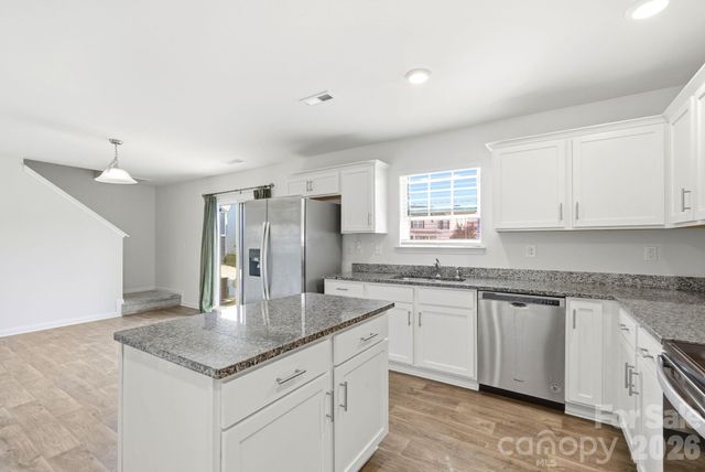 3157 Green Apple Drive, Dallas, NC 28034