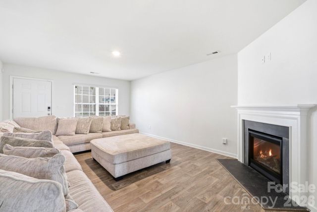 3157 Green Apple Drive, Dallas, NC 28034