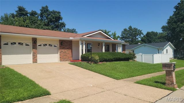11989 Red Lion Drive, St Louis, MO 63033