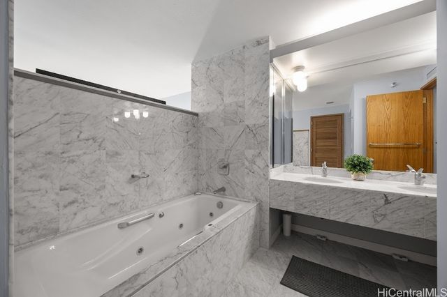 1330 Ala Moana Boulevard 3306, Honolulu, HI 96814