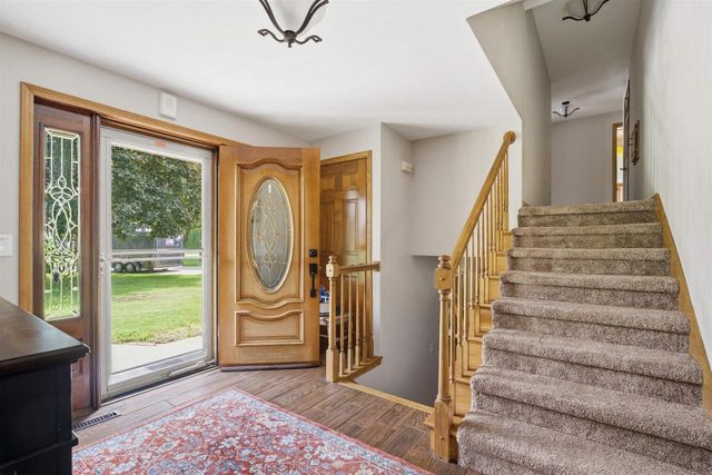 926 MILLBROOK DRIVE, Neenah, WI 54956