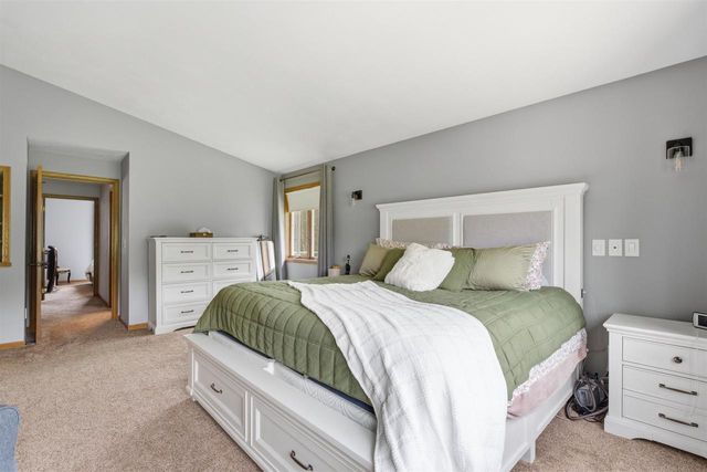 926 MILLBROOK DRIVE, Neenah, WI 54956