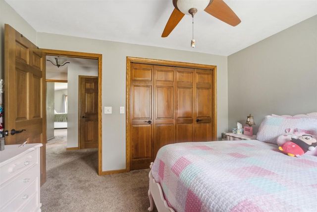 926 MILLBROOK DRIVE, Neenah, WI 54956