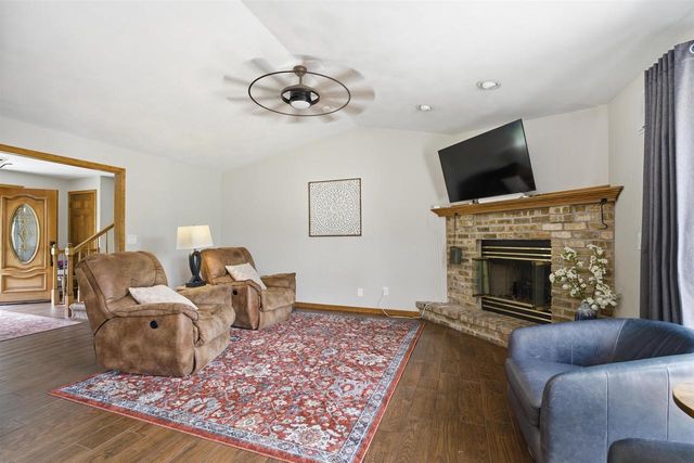 926 MILLBROOK DRIVE, Neenah, WI 54956