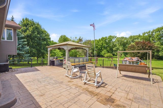 926 MILLBROOK DRIVE, Neenah, WI 54956