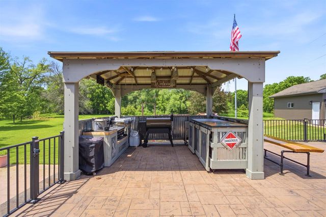 926 MILLBROOK DRIVE, Neenah, WI 54956