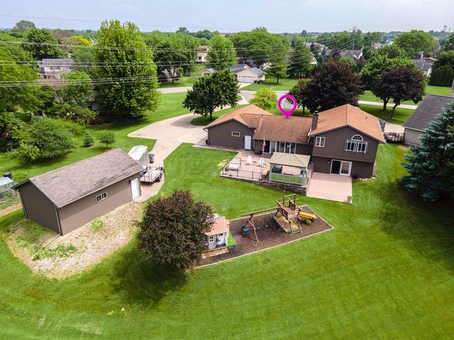 926 MILLBROOK DRIVE, Neenah, WI 54956