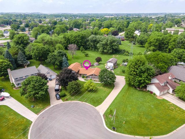 926 MILLBROOK DRIVE, Neenah, WI 54956