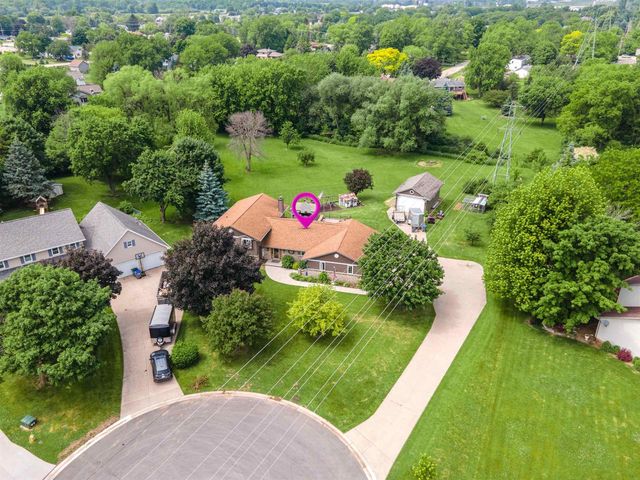 926 MILLBROOK DRIVE, Neenah, WI 54956