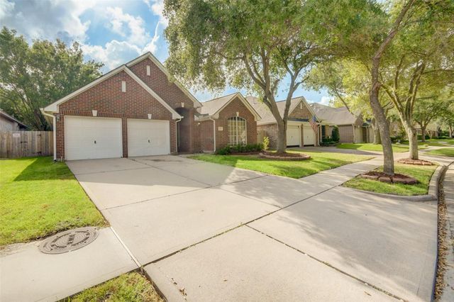 635 Avery Drive, Sugar Land, TX 77479