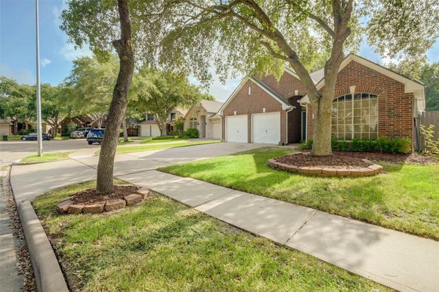 635 Avery Drive, Sugar Land, TX 77479