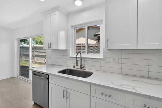 10457 Rockingham Dr, Rancho Cordova, CA 95670