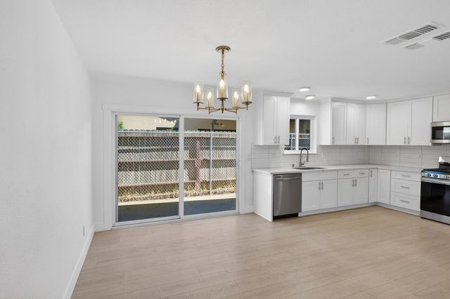 10457 Rockingham Dr, Rancho Cordova, CA 95670