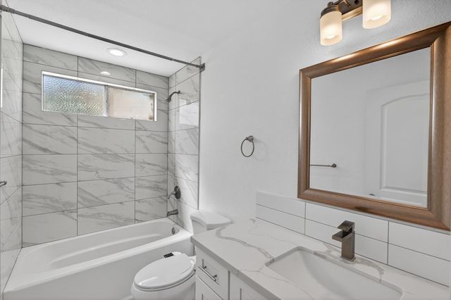 10457 Rockingham Dr, Rancho Cordova, CA 95670