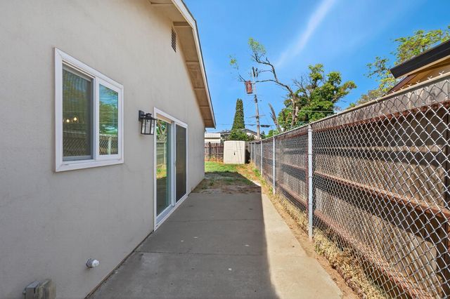 10457 Rockingham Dr, Rancho Cordova, CA 95670