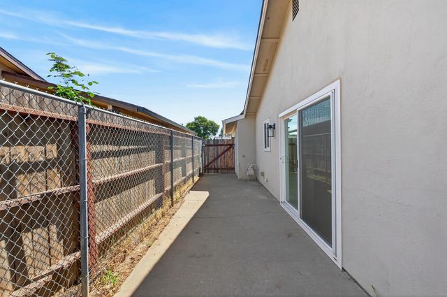 10457 Rockingham Dr, Rancho Cordova, CA 95670