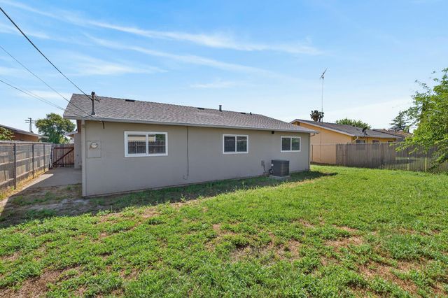 10457 Rockingham Dr, Rancho Cordova, CA 95670