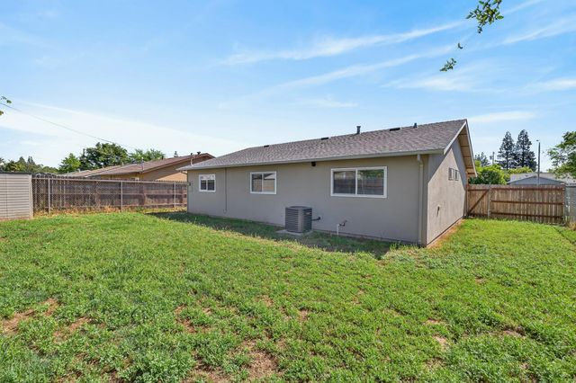10457 Rockingham Dr, Rancho Cordova, CA 95670