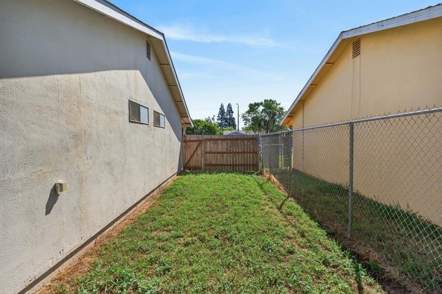 10457 Rockingham Dr, Rancho Cordova, CA 95670